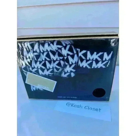 Michael Kors Hat,Gloves & Scarf Gift Box Set MK Signature Black - Picture 6 of 6